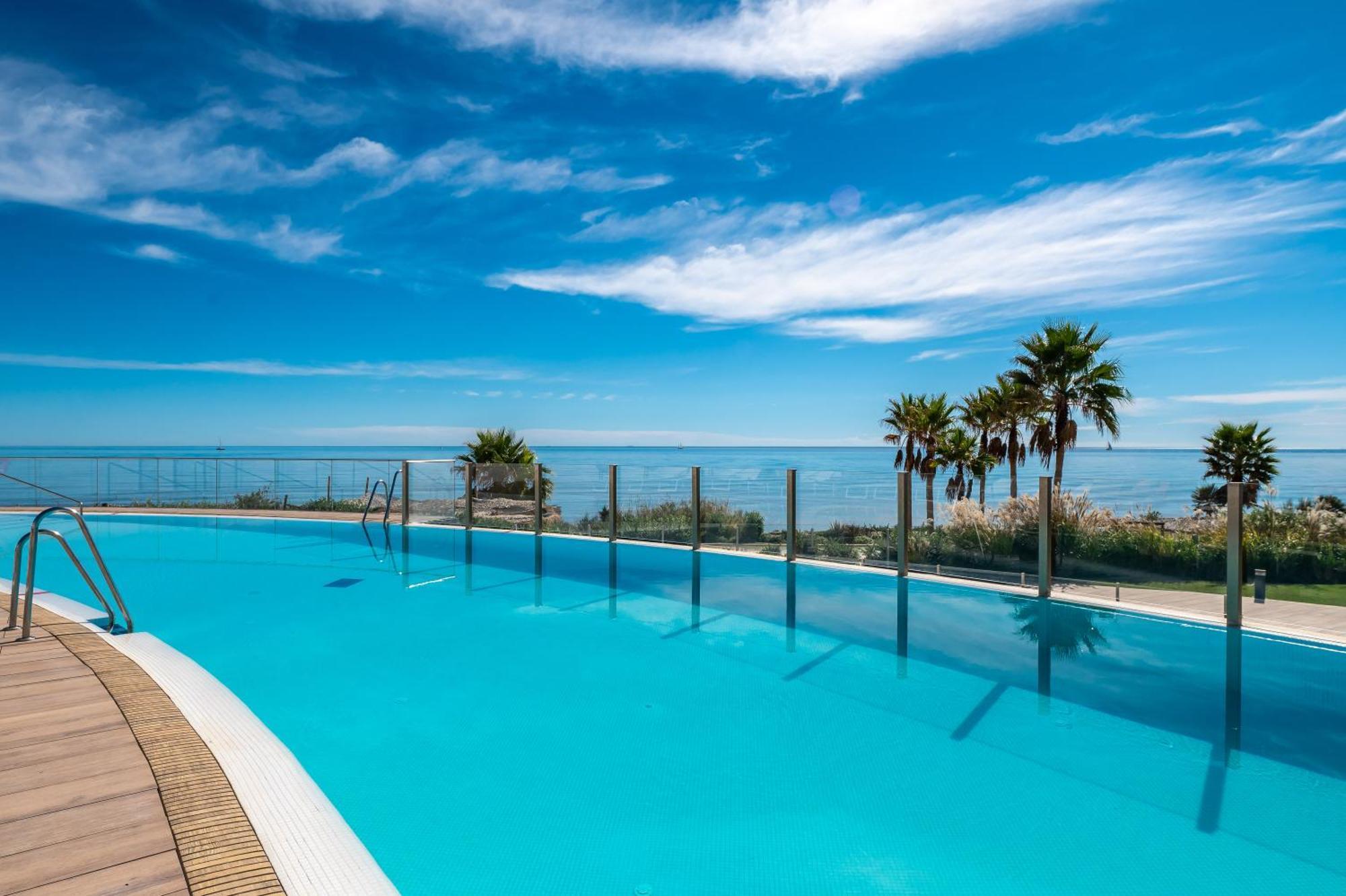 The Edge * Estepona